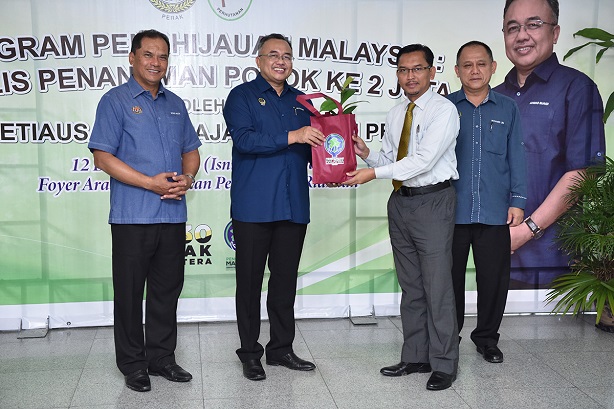Perak Sekali Lagi Berjaya Capai Sasaran 2 Juta Pokok Setahun : 12 Disember 2022