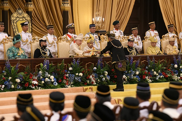DYMM Paduka Seri Sultan Perak Darul Ridzuan Angkat Sumpah Timbalan Yang Di-Pertuan Agong Kali Ketiga : 1 Februari 2024