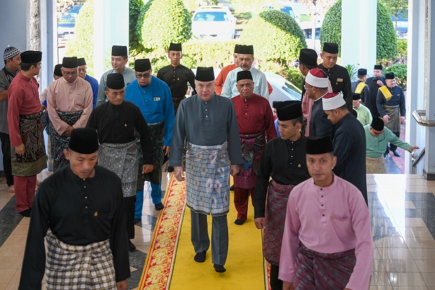 DYMM Paduka Seri Sultan Perak Darul Ridzuan Berkenan Tunai Solat Sunat Aidiladha : 17 Jun 2024
