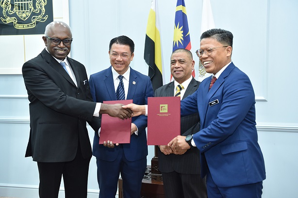 YAB MB, YB Menteri Saksi Pertukaran MOU LPHP Dan JPN : 10 Julai 2024
